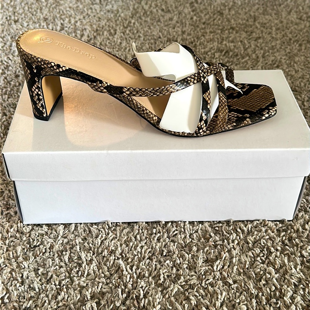 BNIB size 9 snake print heel sandals